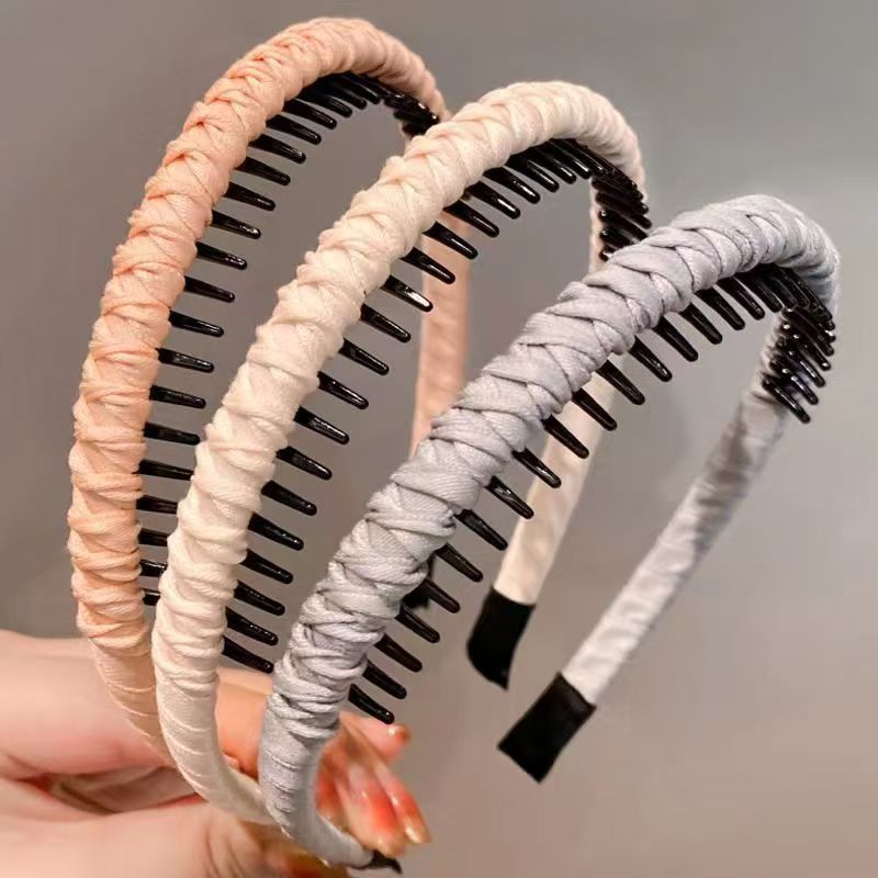 New Toothed Headband for Women, Popular on Social Media, Suitable for Forehead Bangs and Stray Hair, Non-Slip, Fluffy, and Designed for Washing Face